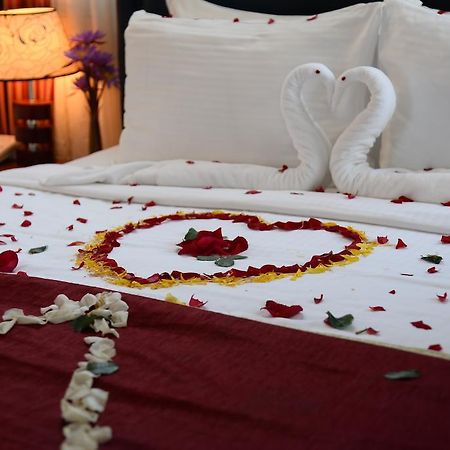 Lazaani Hotel Κολόμπο Εξωτερικό φωτογραφία
