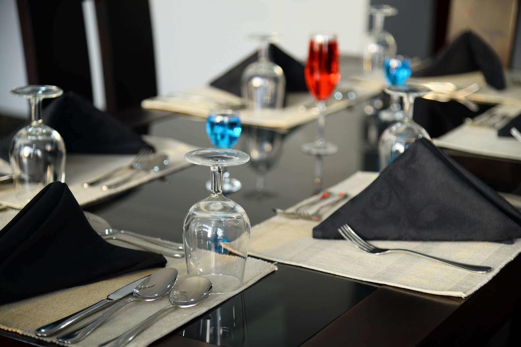 Lazaani Hotel Κολόμπο Εξωτερικό φωτογραφία
