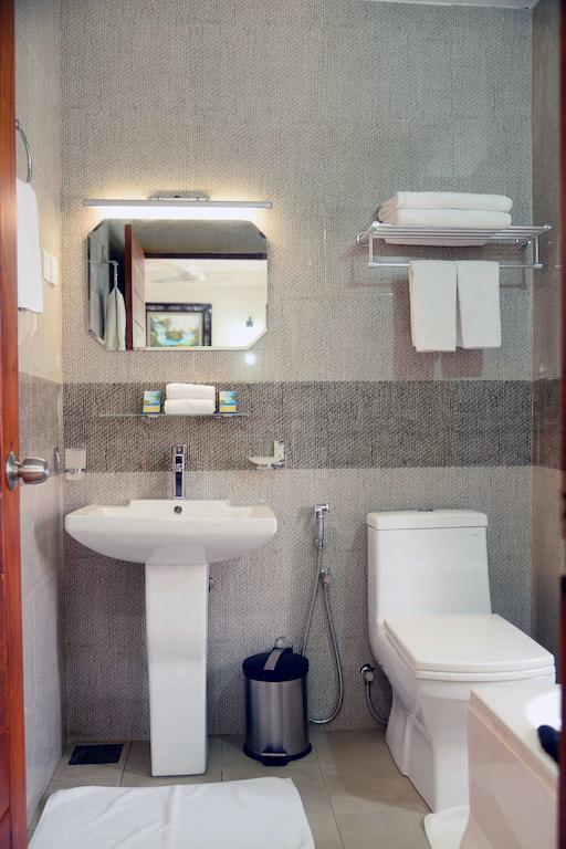 Lazaani Hotel Κολόμπο Εξωτερικό φωτογραφία