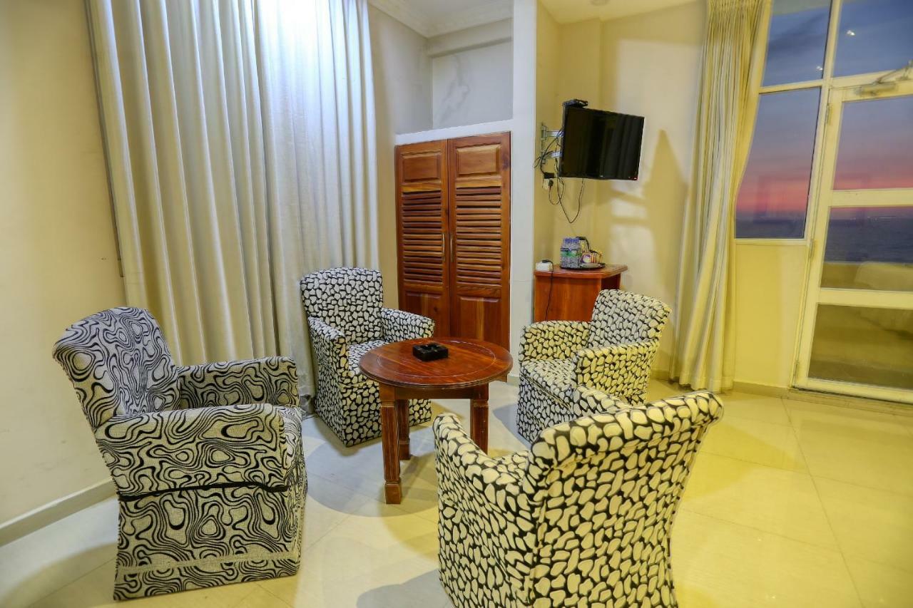 Lazaani Hotel Κολόμπο Εξωτερικό φωτογραφία