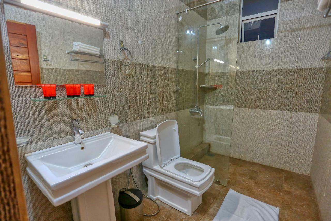 Lazaani Hotel Κολόμπο Εξωτερικό φωτογραφία