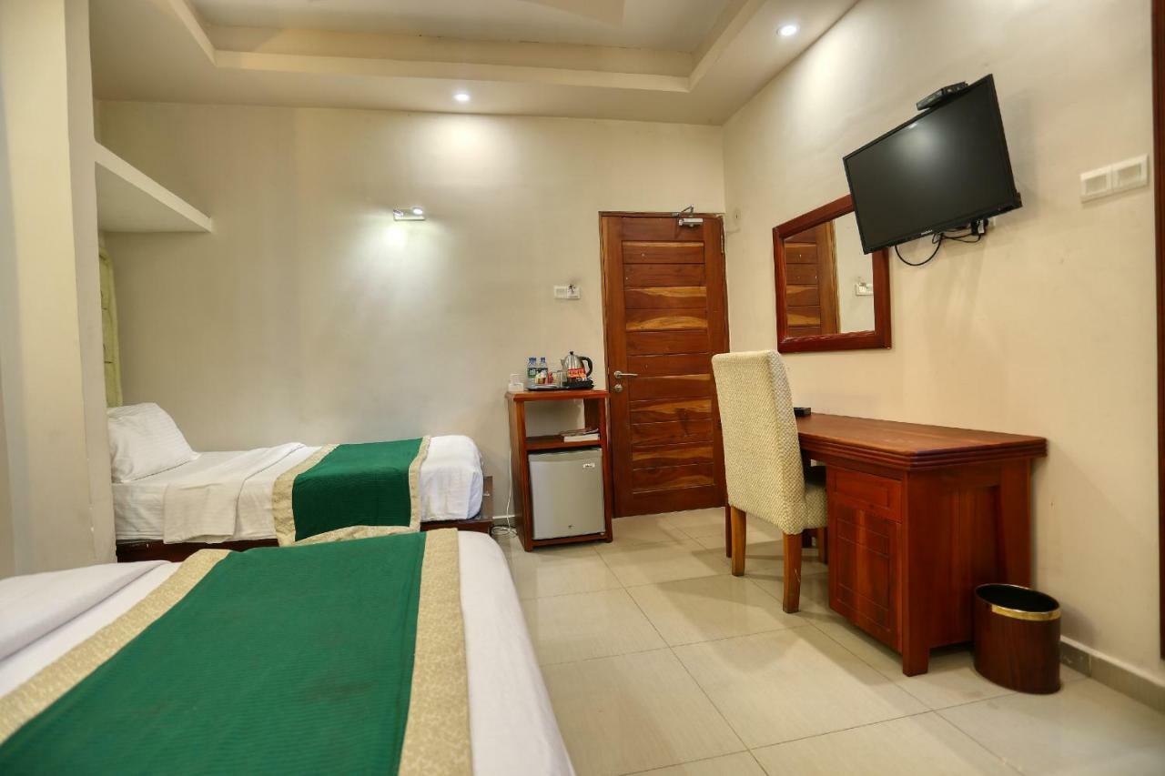Lazaani Hotel Κολόμπο Εξωτερικό φωτογραφία