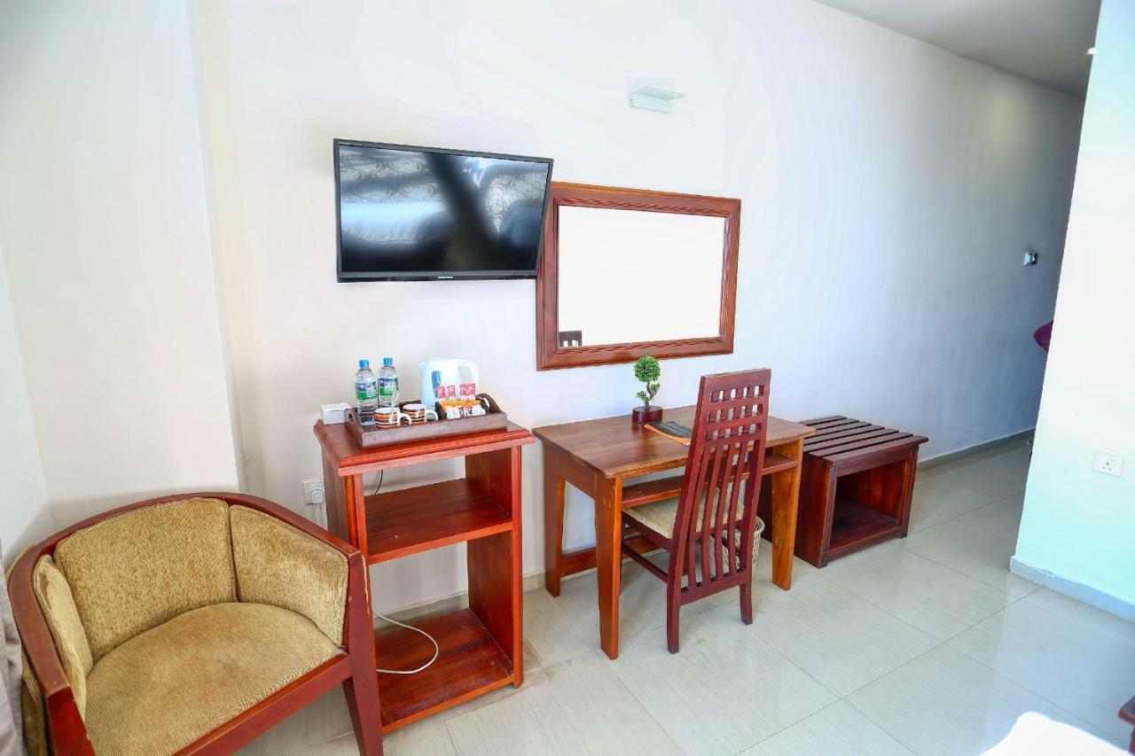 Lazaani Hotel Κολόμπο Εξωτερικό φωτογραφία