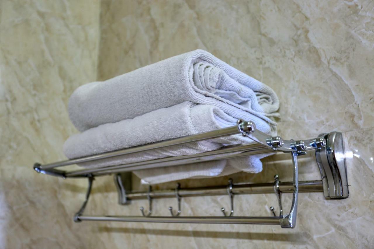 Lazaani Hotel Κολόμπο Εξωτερικό φωτογραφία